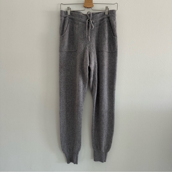 New C By Bloomingdale’s 100% Cashmere Gray Joggers Pants M - Picture 4 of 9